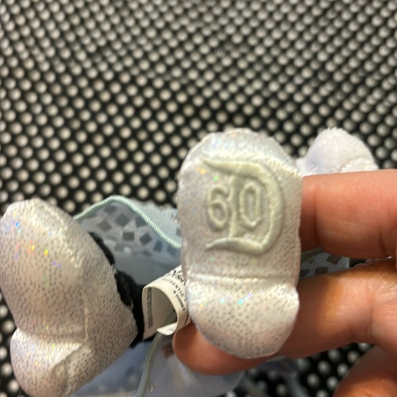 New Minnie Mouse Disneyland Diamond Celebration - Picture 7 of 9